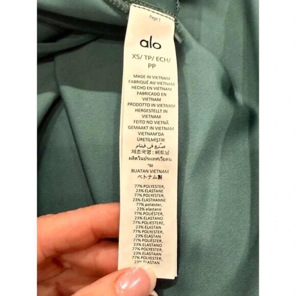 ALO Yoga 7/8-Length High-Waist Airlift Leggings Winter Ivy XS NWT - Picture 10 of 10